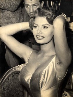 pavilionofcuriosity:  Sophia Loren 