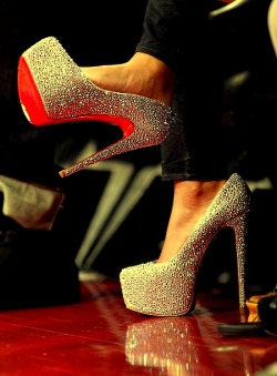 Beyonce&rsquo;s glittered triple platform 160mm Louboutins.  Heaven.