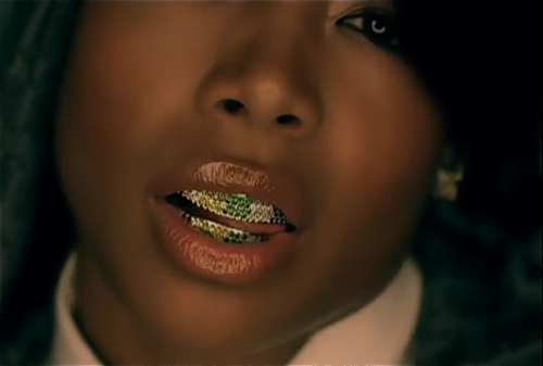 laleali: First time I ever saw a girl w/ grill. Made it classy/made me want one. Kelis “Bossy&