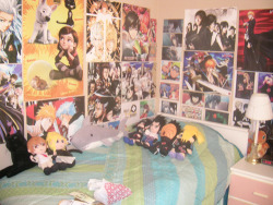 Okay well tumblr is being a whore and its not letting me post all the photos at the same time, so I hope you all don&rsquo;t mind just a small room photo spam one by one ;u; First up is my bed, plushies, posters, etc. Random Target bag because I went