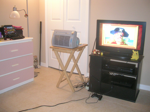 Last but not least my tv and stuff. I was watching Spongebob XD Random sword in the