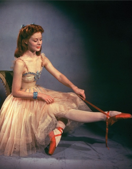 misstanwyck:Moira Shearer The Red Shoes (1948)