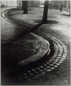 luzfosca:  Brassaï Le ruisseau serpente,