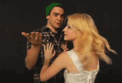 Teamparamore:  Wtfisinnerbeauty:  I Miss Her Blonde Hair. :P  Hayley And Taylor,