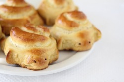 cutefood:  soft pretzel turtles 