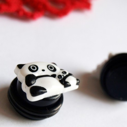 glamasaurus:  9/16 inch 14mm Panda Plugs gauge piercing streched by Glamsquared 