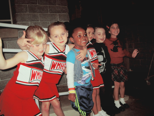 whydontyoucomeonover-:mini!Quinn is a gangstamini!Puck and Rachel standing next to each other! :) Aw