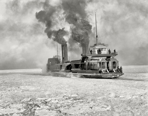 bespredell:Circa 1905. “Grand Trunk car ferry crossing the Detroit River in winter.” 8x10 inch dry p