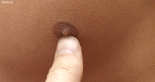 puphawaii:  whose dick thickens/goes HARD when you get ur nipple(s) played with/worked?