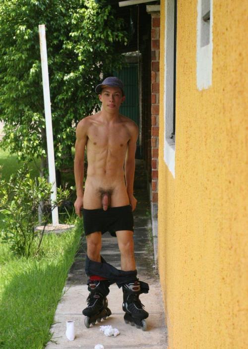 just-andrews-blog: justablondguy1:Mmm cutie skater dude This cheeky skater boy with his nice cock an