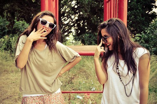 acciolyg:  Joga esses cabelos guria, sorri e pula, vive a tua vida com alegria, não