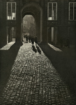 luzfosca:  Josef Sudek View of the First Courtyard through the Matthias Gate, date unknown From Josef Sudek: Poet Of Prague Thanks to kvetchlandia, lushlight, liquidnight and yama-bato 