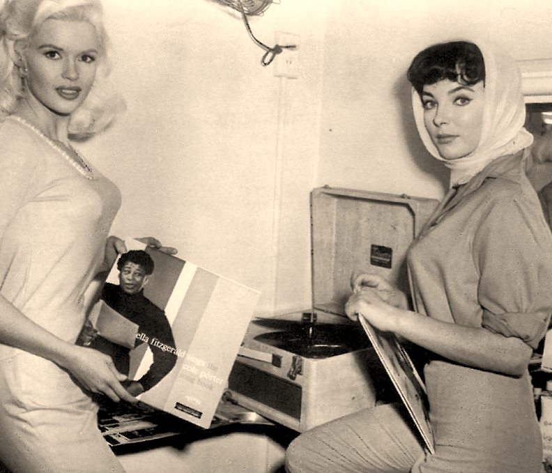 santobordello:  Jayne Mansfield &amp; Joan Collins … wonderfully matching bookends