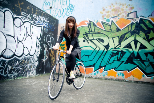 hello-velo: (credit: 大大兒) The brilliance of color.