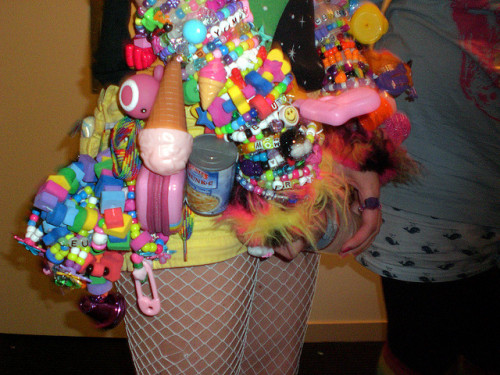 acid0wl:  spaceefl0wer:  ruthl3ss-fucker:  i want to trade with her! omg ugh kandi<3  ^agreed  i want to be this much of a kandi kid<3 