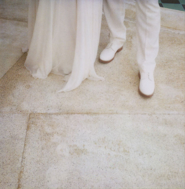 killmetheking:wedding feet (by Jen Gotch)