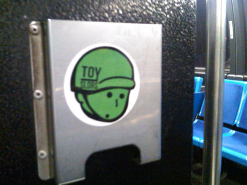 http://www.toysldrs.com