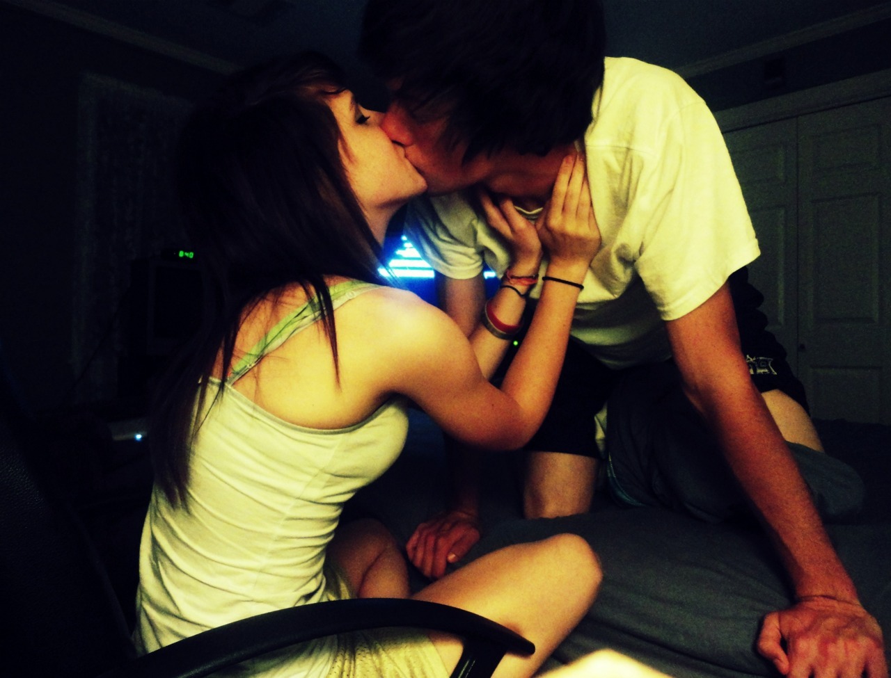 stormieeknight:  Best kisses ever, right here guys.  