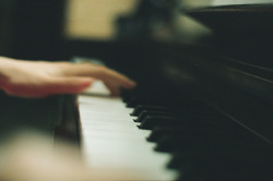 noeeeee:  I always play the piano when I’m bored, or sad, or if there are lots of things going through my head and I want to forget them. 