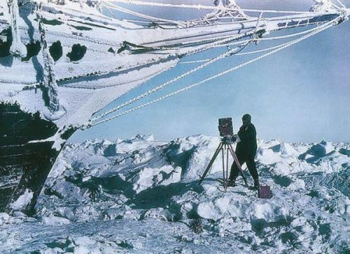 unahabitacionconvistas:Fotos en color del Endurance atrapado por el hielo en su expedición 