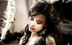  “Não quero ter medo. Quero acordar me sentindo bonita hoje, e saber que estou bem.” (Demi Lovato) 