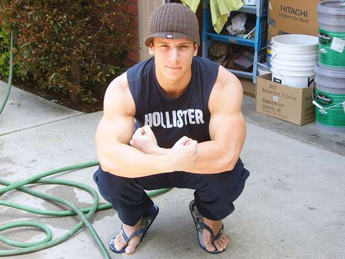 Not really digging ANYTHING about this except for his arms. Sweet jesus, those arms.