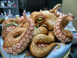 dontflyfast:   An octopus cake  ……..I