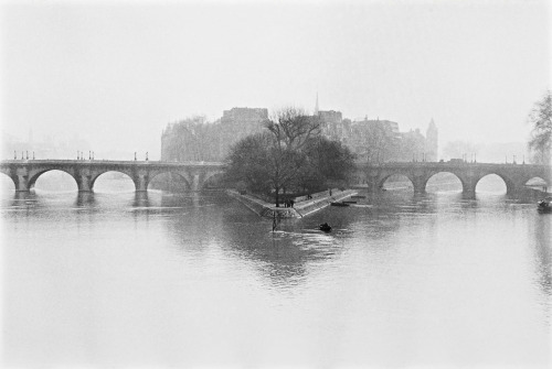 Porn Pics Ile de la Cité, Paris photo by Henri Cartier-Bresson,