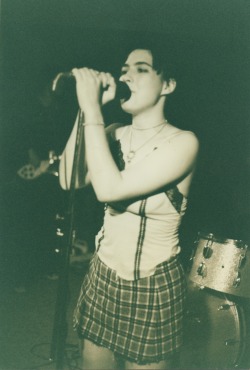 fuckyeahbikinikill:  via: Bikini Kill Archive