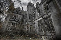 laudanumandarsenic:  mxmwxw:Chateau de Noisy