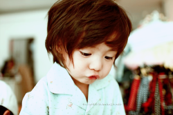 vivianduong:  I love little kids. Omg. This is so cute. :3 