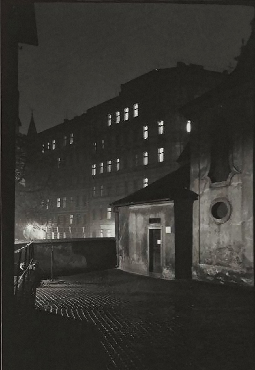 Josef Sudek
Prague at Night 1958
Thanks to undr