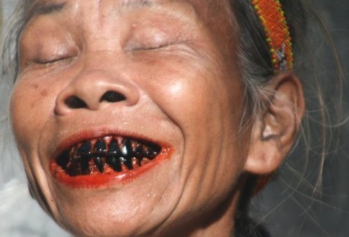 austinvu:oovoovuu:The Northern tradition of blackening teeth is discontinued. For centuries, this cu