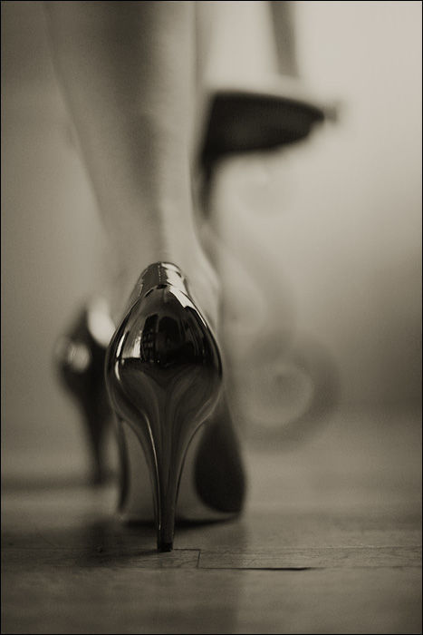 eroticimages:  intelligent girl … Reposted from:  thesindoll:  She knew what she