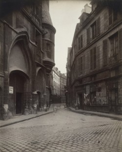 dharmabum71:  Eugène Atget, ‘Rue du Figuier’, 1924, Albumen print, 9 in. x 7 in 