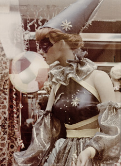 Window mannequins photo by Fritz Surkow, sometime in the &lsquo;50s