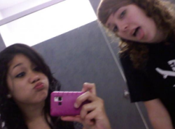 And This. Well This Girl Right Here Is Jessica. Thats My Best Friend. Knowing Eachother