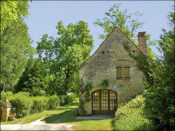 sunsurfer:  17th Century Stone House, Aquitaine, France  photo by laurence 