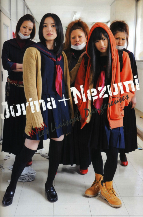 kagurazakaundergroundresistance:  omgdokidoki:  Both of them looking damn fine… is that girl in the back one of the Golden Eyebrows?? Still… Jurina’s hair… and Nezumi’s evil look… WIN WIN WIN 