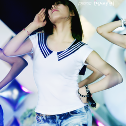 oh god her neck.