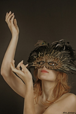 kea-photo:  christina with mask  reblogging