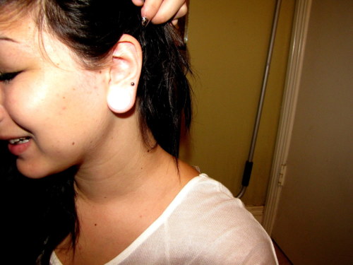 fuckyeahstretchedears:  ¾ths tananatasha.tumblr.com  