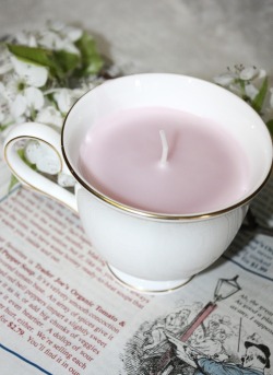 jadorablehome:  Teacup candles! I love! Do