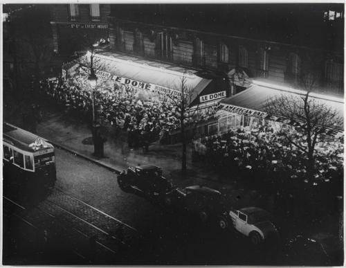 gacougnol:  Paris - Café Le Dôme 1932 Brassaï © Estate Brassaï - RMN 