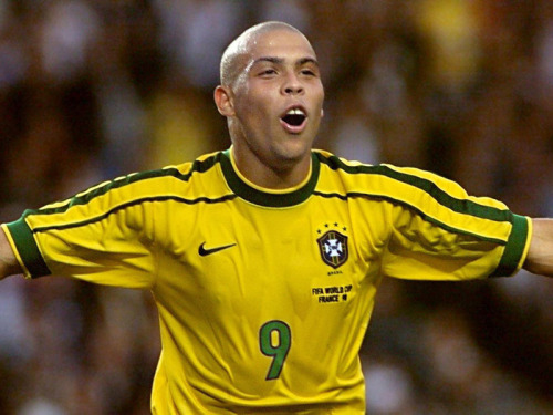 foreverchuck:  Ronaldo Luís Nazário de Lima     Used to be a super football boss