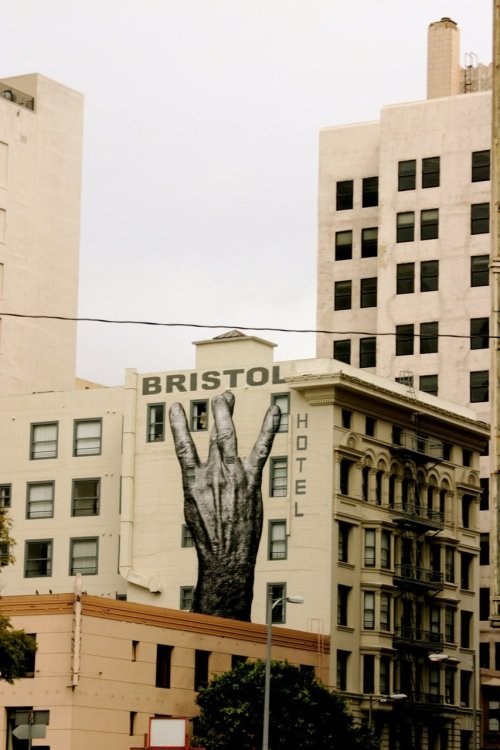 leanarch:  french streetartist JR in dtla.  wesssssstsiiiiiide!!