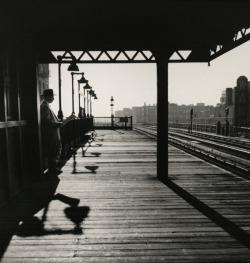 regardintemporel:  Larry Silver - Bronx, Subway Station, 1950 