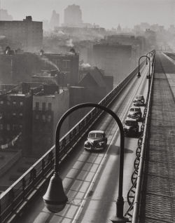 firsttimeuser:  Harold Roth. Williamsburg Bridge, 1947 