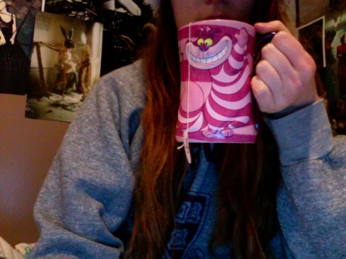 New mug! $4 at the Disney store, oh how I love having one 3 blocks from school :3