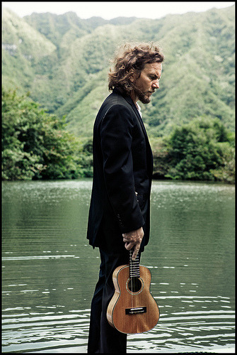 Eddie Vedder Photo by Danny Clinch (di Pearl Jam Official)